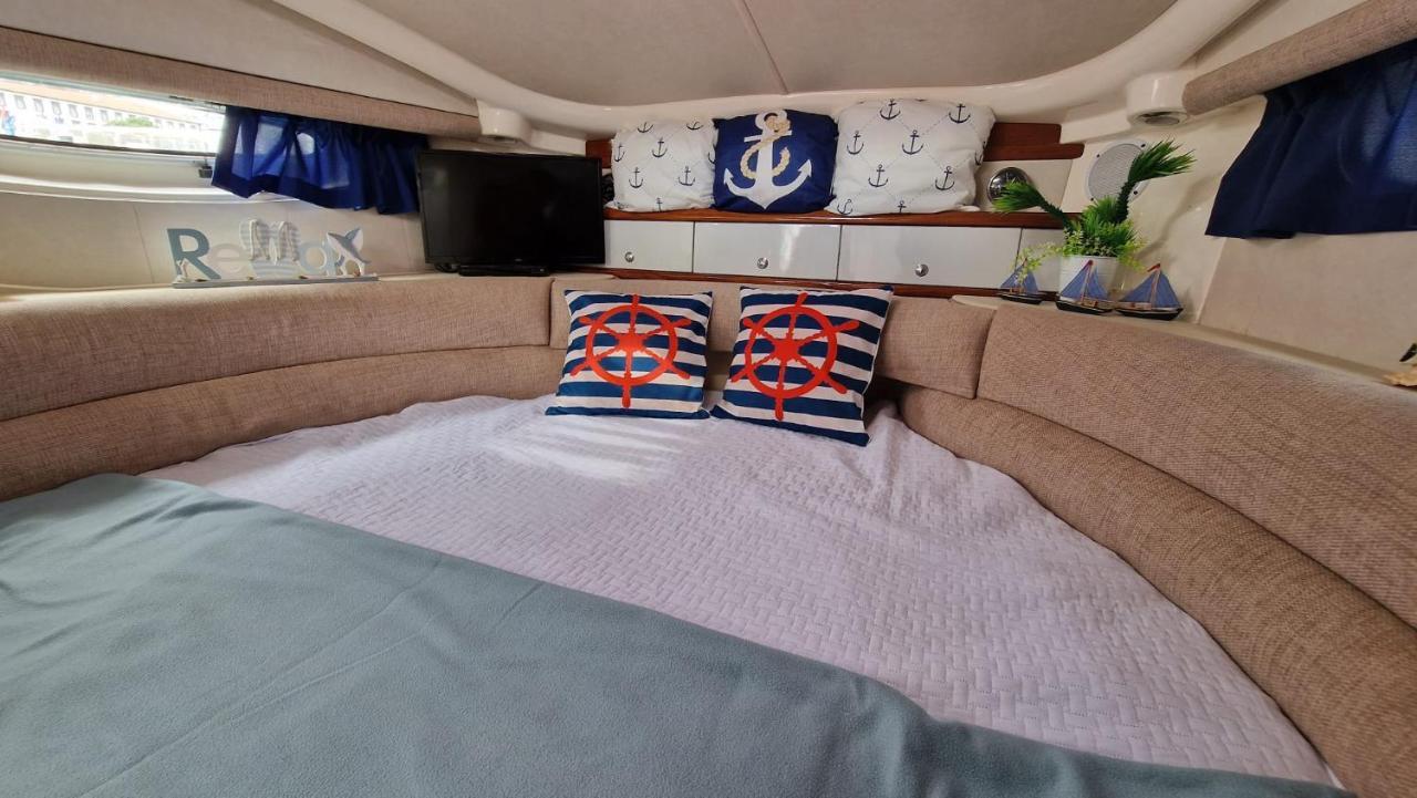 Sea & Tasty - Boat House Botel *